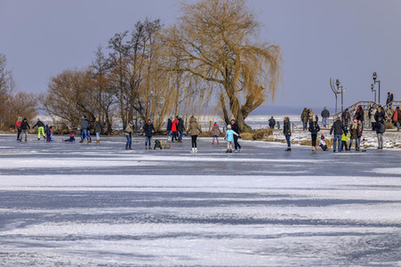 Das Steinhuder Meer im Winter bei Wunstorf