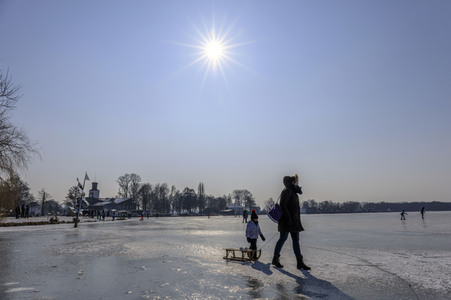 Das Steinhuder Meer im Winter bei Wunstorf