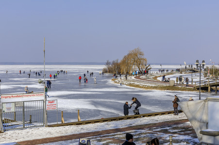 Das Steinhuder Meer im Winter bei Wunstorf
