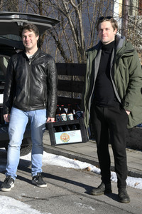 Valentinstagsaktion der Band Zwoa Bier in Ottobrunn