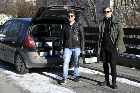 Valentinstagsaktion der Band Zwoa Bier in Ottobrunn