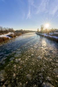 Eis auf dem Mittellandkanal in Hannover