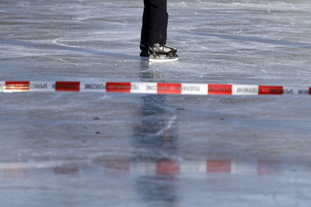 Feuerwehrübung Eisrettung in Köln