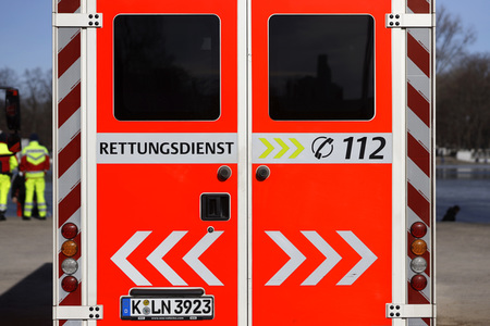 Feuerwehrübung Eisrettung in Köln