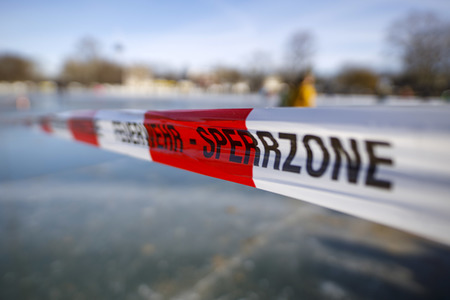 Feuerwehrübung Eisrettung in Köln