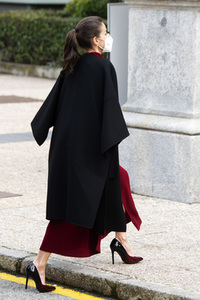 Königin Letizia besucht Ausstellung in Madrid