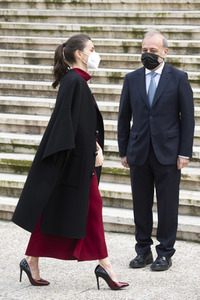 Königin Letizia besucht Ausstellung in Madrid