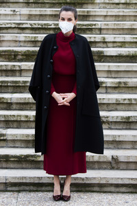 Königin Letizia besucht Ausstellung in Madrid