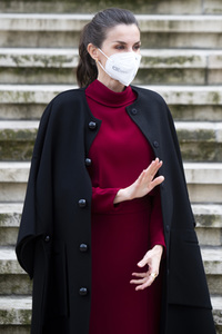 Königin Letizia besucht Ausstellung in Madrid