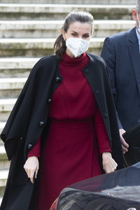 Königin Letizia besucht Ausstellung in Madrid