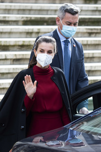 Königin Letizia besucht Ausstellung in Madrid