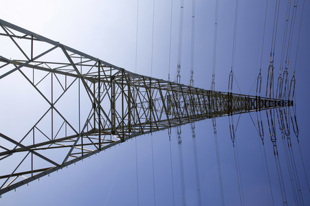 Symbolfoto Strommast