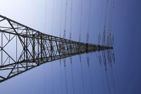 Symbolfoto Strommast