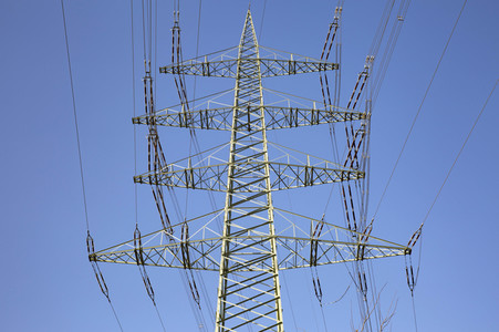 Symbolfoto Strommast