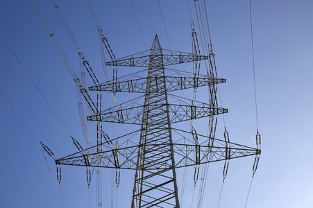 Symbolfoto Strommast