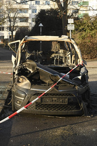 Ausgebranntes Auto in Berlin