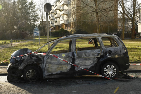 Ausgebranntes Auto in Berlin