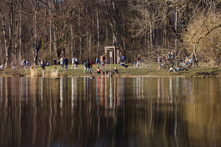Symbolfoto Spazierengehen