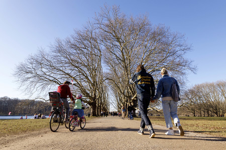 Symbolfoto Spazierengehen