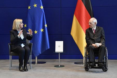 Übergabe des Jahresberichts der Wehrbeauftragten in Berlin