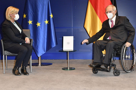 Übergabe des Jahresberichts der Wehrbeauftragten in Berlin