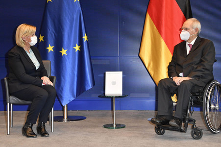 Übergabe des Jahresberichts der Wehrbeauftragten in Berlin