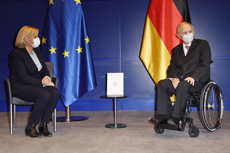 Übergabe des Jahresberichts der Wehrbeauftragten in Berlin