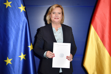 Übergabe des Jahresberichts der Wehrbeauftragten in Berlin