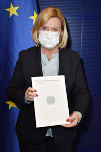 Übergabe des Jahresberichts der Wehrbeauftragten in Berlin