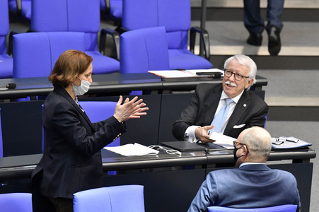 211. Sitzung des Deutschen Bundestages in Berlin