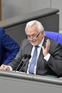 211. Sitzung des Deutschen Bundestages in Berlin