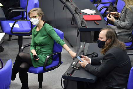 212. Sitzung des Deutschen Bundestages in Berlin