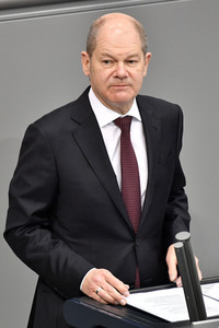 212. Sitzung des Deutschen Bundestages in Berlin