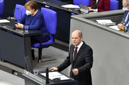 212. Sitzung des Deutschen Bundestages in Berlin