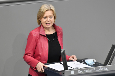 212. Sitzung des Deutschen Bundestages in Berlin