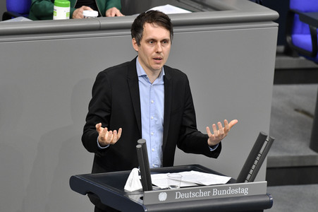 212. Sitzung des Deutschen Bundestages in Berlin