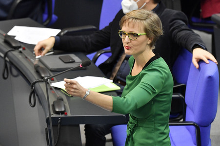 212. Sitzung des Deutschen Bundestages in Berlin