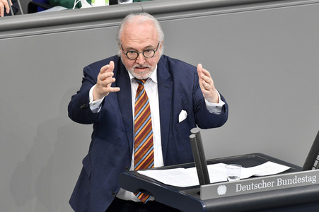 212. Sitzung des Deutschen Bundestages in Berlin