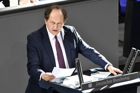 212. Sitzung des Deutschen Bundestages in Berlin