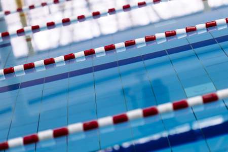 Symbolfoto Schwimmbad