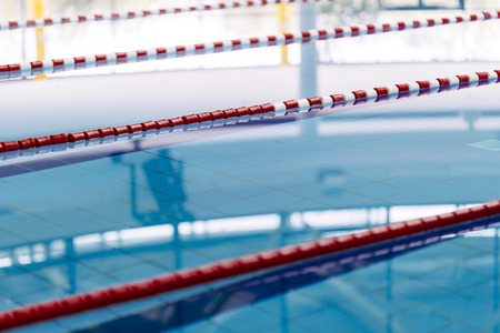 Symbolfoto Schwimmbad