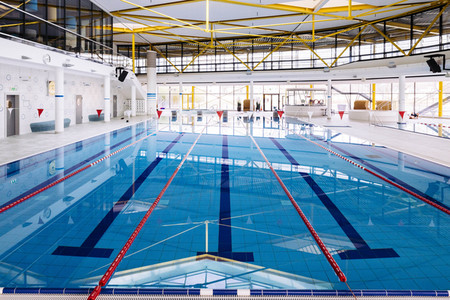 Symbolfoto Schwimmbad