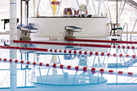 Symbolfoto Schwimmbad