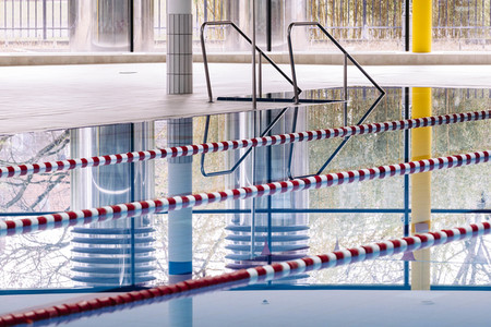 Symbolfoto Schwimmbad