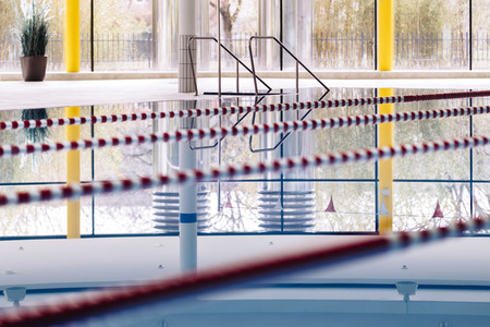 Symbolfoto Schwimmbad