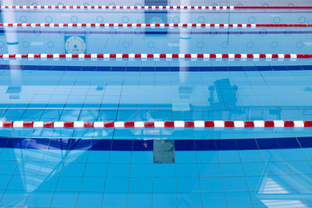 Symbolfoto Schwimmbad