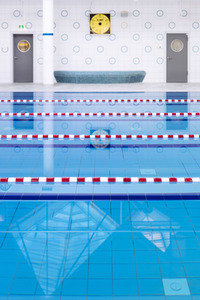 Symbolfoto Schwimmbad