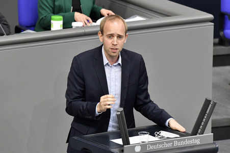 212. Sitzung des Deutschen Bundestages in Berlin