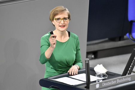 212. Sitzung des Deutschen Bundestages in Berlin