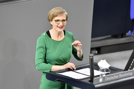 212. Sitzung des Deutschen Bundestages in Berlin